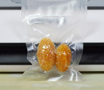 紋路真空袋和光面真空袋有什么區(qū)別？哪個(gè)貴？